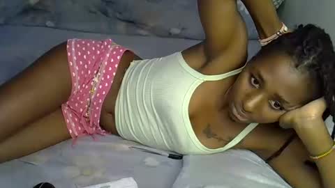 Snapshot of lovelytin chatting on October 14, 8:00 pm lovelytin online show from October 14, 8:00 pm