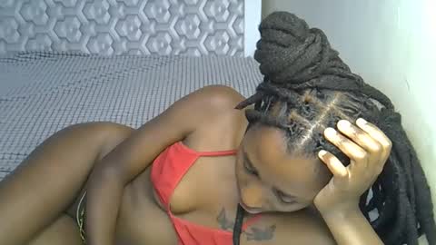 Snapshot of lovelytin chatting on October 27, 3:13 am lovelytin online show from October 27, 3:13 am