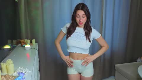 Mia online show from February 13, 11:45 am