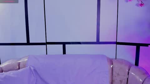 Love  online show from January 6, 8:45 pm