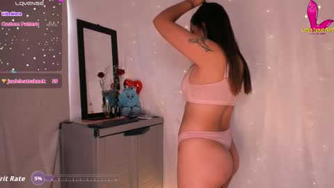 Snapshot of lovexxxdanna chatting on October 1, 6:35 pm Danna online show from October 1, 6:35 pm