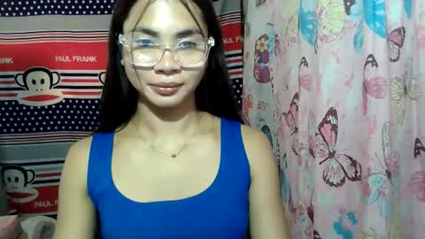 loving_rhean online show from May 23, 4:33 am