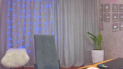 Snapshot of lovlybambi chatting on October 29, 9:13 am Vikkkk online show from October 29, 9:13 am