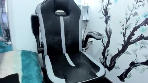 Snapshot of lozano_kathe_ chatting on October 23, 8:59 pm  Katty  online show from October 23, 8:59 pm