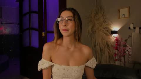 Snapshot of lua_ferch_ chatting on February 13, 12:32 pm ---Goys incredible photographs online show from February 13, 12:32 pm