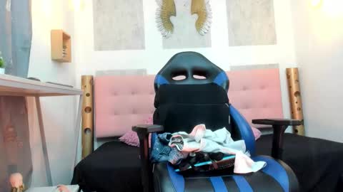 69 online show from November 18, 3:29 am