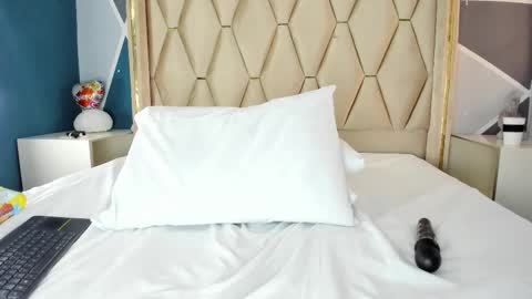 Snapshot of lucasymia_69 chatting on September 10, 1:44 pm MIA HOT online show from September 10, 1:44 pm