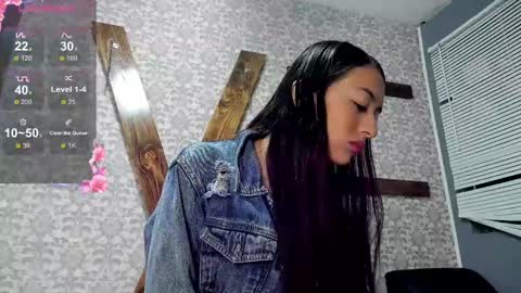 Snapshot of lucasymia_69 chatting on February 19, 12:11 pm MIA HOT online show from February 19, 12:11 pm