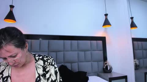 Snapshot of lucerito_mature chatting on September 12, 5:53 pm Lucero online show from September 12, 5:53 pm