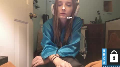 Luci Layne online show from February 15, 6:44 am