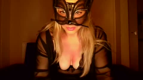 lucia831761 online show from July 12, 10:32 pm