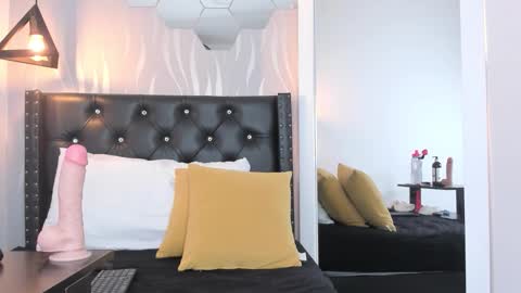 Snapshot of lucia_rios chatting on October 14, 8:22 pm Lucia online show from October 14, 8:22 pm