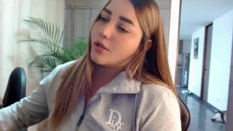 lucia star  online show from January 16, 9:00 pm