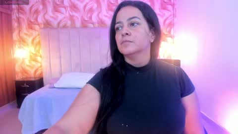 Lucia Vonne online show from May 11, 7:00 pm