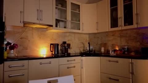 Lucia online show from September 21, 5:00 pm