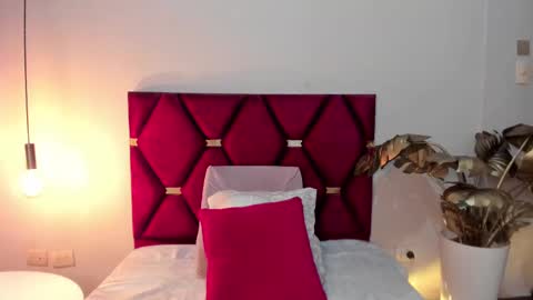 LuciaFerrero online show from October 21, 12:47 am