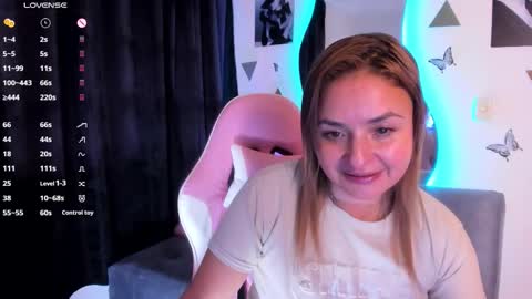 Lucia  online show from November 9, 6:59 pm