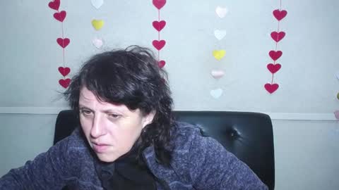 LuciaMi online show from February 5, 6:02 am