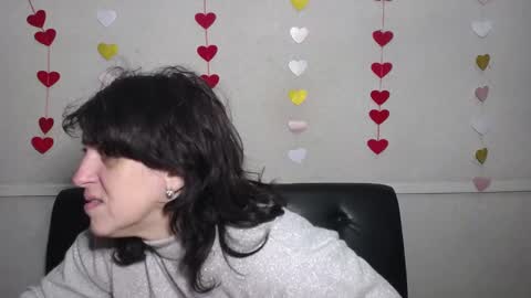 LuciaMi online show from February 11, 6:22 pm
