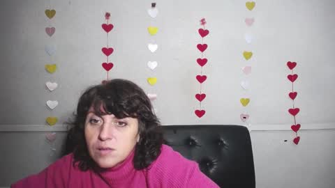 LuciaMi online show from December 5, 6:00 pm