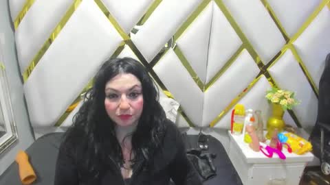 Luci online show from February 3, 8:35 pm