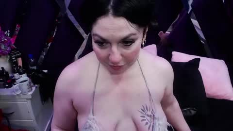 Snapshot of luciana_ass chatting on October 15, 8:44 pm Luci online show from October 15, 8:44 pm