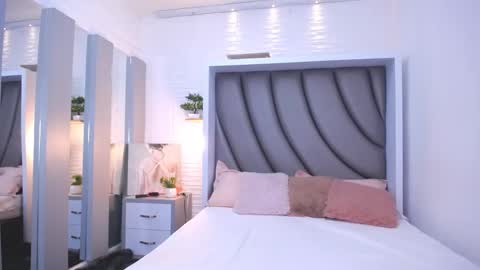 Snapshot of luciana_graay chatting on September 18, 11:42 am Luciana online show from September 18, 11:42 am