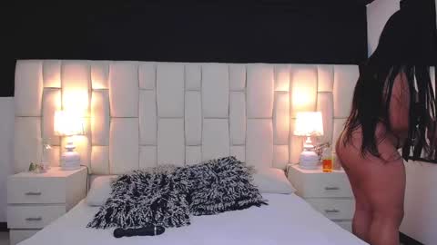 Snapshot of luciana_graay chatting on September 24, 5:01 pm Luciana online show from September 24, 5:01 pm