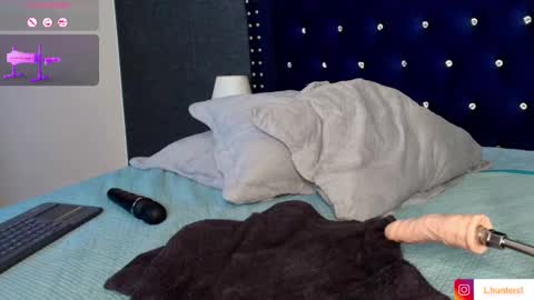 Snapshot of luciana_hunters chatting on February 21, 3:32 pm luciana_hunters online show from February 21, 3:32 pm