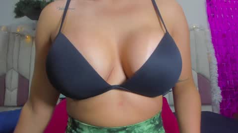 instagram luciana417  online show from December 28, 3:15 am