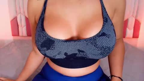 instagram luciana417  online show from October 3, 3:11 am