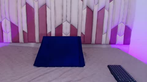 instagram luciana417  online show from October 5, 3:22 am