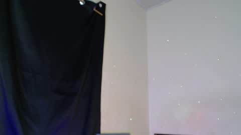 Snapshot of luciana_keating chatting on January 9, 8:11 pm luciana online show from January 9, 8:11 pm