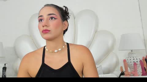 Snapshot of lucianacarter chatting on December 15, 4:07 am online show from December 15, 4:07 am