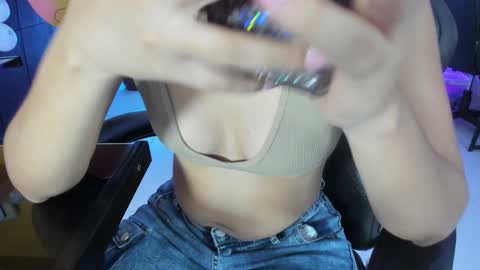 Snapshot of lucianacarter chatting on February 1, 4:03 am online show from February 1, 4:03 am
