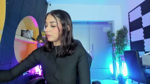 Snapshot of lucianacarter chatting on February 9, 2:38 am online show from February 9, 2:38 am