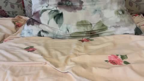 Snapshot of lucianalive chatting on September 29, 8:19 am Mysterious Girl online show from September 29, 8:19 am