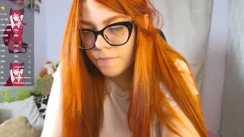 Snapshot of lucie_nicolls chatting on February 18, 8:04 pm Lucie online show from February 18, 8:04 pm