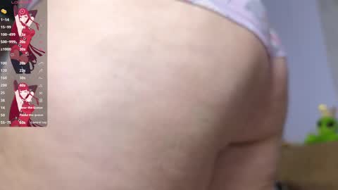 Snapshot of lucie_nicolls chatting on March 4, 9:00 pm Lucie online show from March 4, 9:00 pm