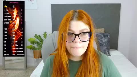 Snapshot of lucie_nicolls chatting on January 30, 7:48 pm Lucie online show from January 30, 7:48 pm