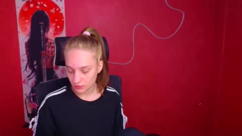 Lucie online show from November 16, 6:19 pm