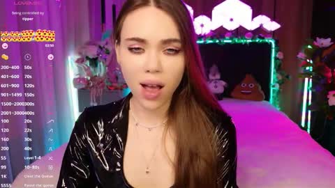 MimiFors online show from February 10, 7:06 pm