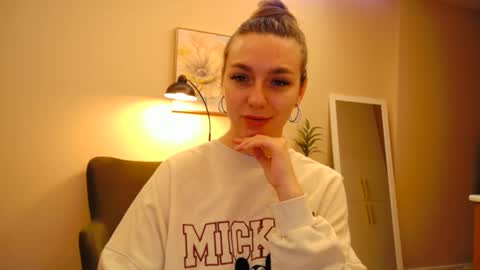 lucky_foryou_baby online show from December 18, 5:15 am