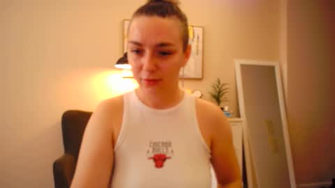 lucky_foryou_baby online show from December 9, 7:50 am