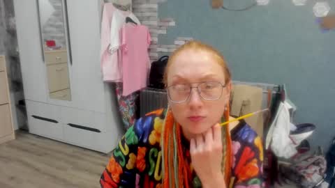 lucky_licky20 online show from October 4, 4:18 am