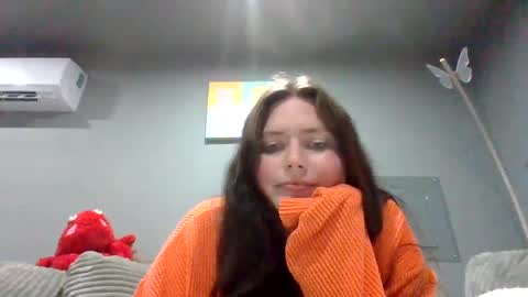 luckygirl96 online show from September 25, 12:10 am