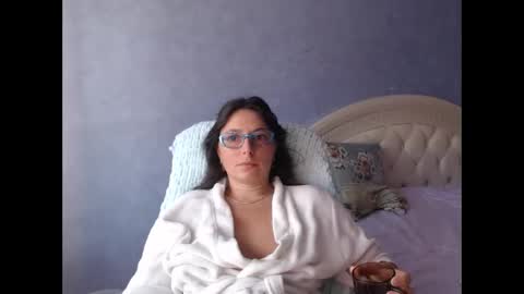 Snapshot of luckylinda23 chatting on September 11, 8:14 am luckylinda23 online show from September 11, 8:14 am