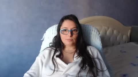 Snapshot of luckylinda23 chatting on November 1, 12:42 pm luckylinda23 online show from November 1, 12:42 pm
