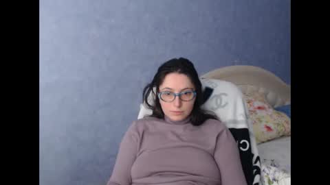 Snapshot of luckylinda23 chatting on February 24, 1:30 pm luckylinda23 online show from February 24, 1:30 pm