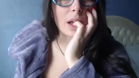 Snapshot of luckylinda23 chatting on October 26, 10:22 am luckylinda23 online show from October 26, 10:22 am